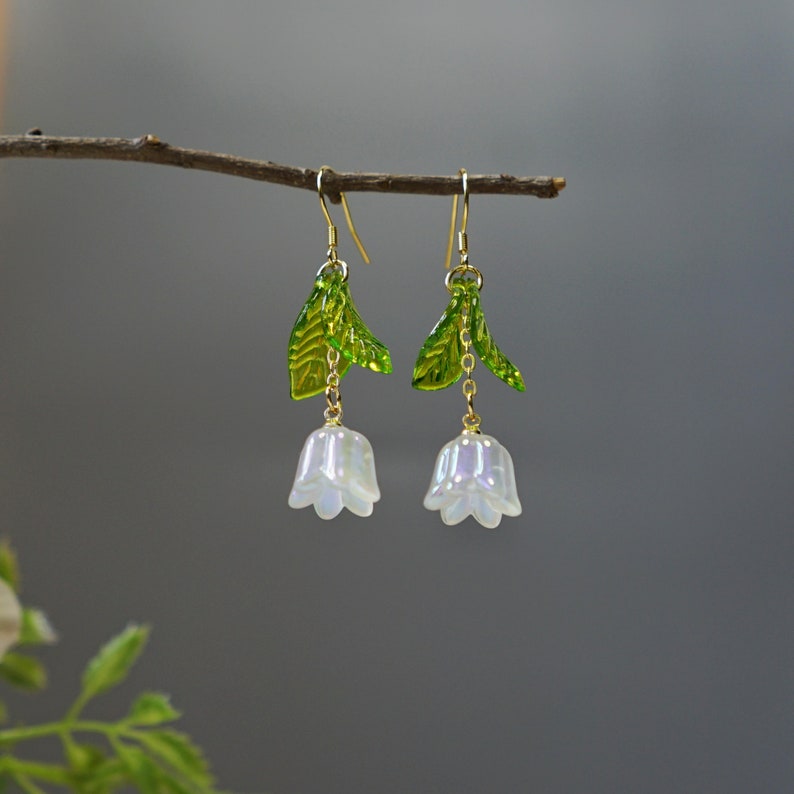 Pendientes de lirio del valle Pendientes colgantes de flores de hadas blancas Pendientes de boda de orquídeas de campana Joyería nupcial pendientes de dama de honor regalo de cumpleaños Short