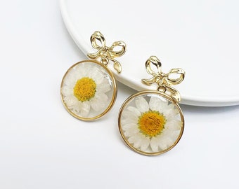 Real Daisy Pressed Flower Earrings Dry White Flower Drop Earrings Floral Dangle Earrings Jewelry Bridal Earrings boho gift for her wedding