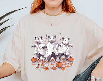 Lustiges Opossum Halloween Ghost Comfort Farben Shirt, süßes Geist Shirt, gruselige Saison Opossum Halloween Geschenk, lustiges Tier Opossum Liebhaber Shirt