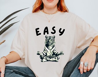 Maglietta grafica Easy Tiger, maglietta grafica oversize retrò Comfort Colors®, abbigliamento hippie