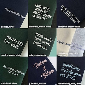Pode incluir: Uma grade de nove amostras de tecido com v&aacute;rios estilos e cores de bordado personalizado. O texto inclui frases como That's what she said, UND WAS, WENN ES NACH VORNE LOSGEHT?, COOL UNCLES CLUB EST. MAY 2025, TANTELIES Est. 2025, tuda suda tam siam millioner, Kayla's papa, Kayla's ma EST. NOVEMBER 2024, Best Future Husband Est. 2024, Babou & B&eacute;bou, e GeBr&uuml;der Enkelmann est. 2025.