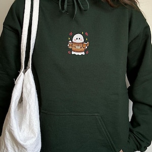 T-shirt Halloween Livre, Sweat-shirt Fantôme lisant un livre, T-shirt Automne, Sweat-shirt Saison des frissons, Cadeau d'Halloween image 2