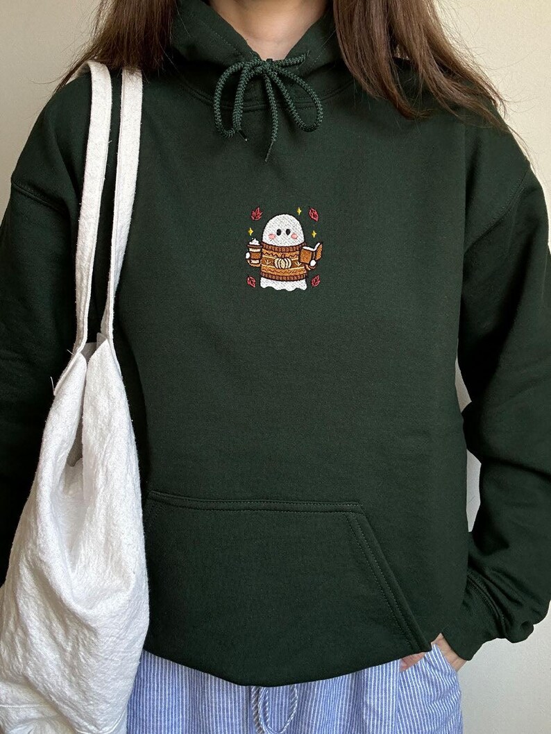 T-shirt Halloween Livre, Sweat-shirt Fantôme lisant un livre, T-shirt Automne, Sweat-shirt Saison des frissons, Cadeau d'Halloween image 2