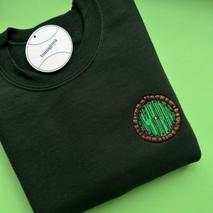 Sudadera con bordado de puerta mágica / Camisa con bordado de puerta mágica