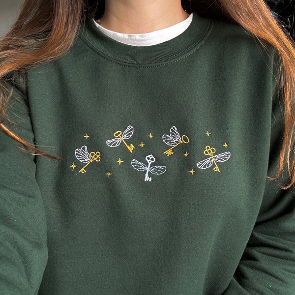 Gesticktes Sweatshirt Fliegende Schlüssel , individuell besticktes Hemd, Buch-Sweatshirt, Bücherwurm-Sweatshirt, Fantasy-Sweatshirt, Zauberer-Sweatshirt