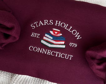 Bücher und Kaffee besticktes Sweatshirt, gemütliches Herbst Sweatshirt, Buch-Liebhaber-Shirt, Herbst-besticktes Sweatshirt, Buch-Liebhaber-Geschenk