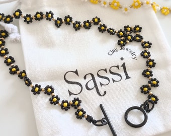 daisy bead necklace