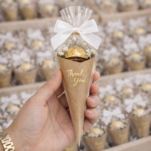 Gastgeschenk Hochzeit Schoko-Kegel | Preis pro Stück | Trockenblumen Schleierkraut | Boho Rustic Tischdeko | Thank You