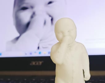 AIタフベビー3Dプリント - 話題の面白いミーム - 抱っこした赤ちゃんが笑う