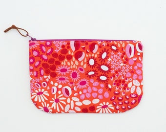Curved Zipper Pouch, Flowers and Berries Cotton Fabric, Toiletry Bag Women, Pencil Pouch, Makeup Pouch, Purse Organizer, Travel Pouch