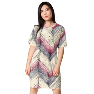 Abito T-shirt Chic Chevron da donna, abito T-shirt oversize comodo, abbigliamento da giorno e da notte in poliestere, taglie dalla 2XS alla 6XL, 1
