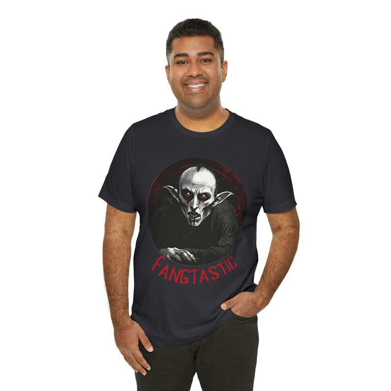 Fangtastic Nosferatu Vampire thema Retro Halloween T-shirt voor griezelig seizoen afbeelding 9