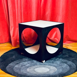 SPACE AGE // Vintage 70s black & white plastic cube side coffee table // Pop Art Joe Colombo style