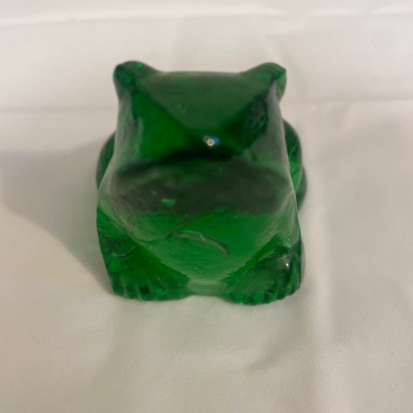 Vintage Green Glass Frog Figurine Paperweight / Collectible Glass