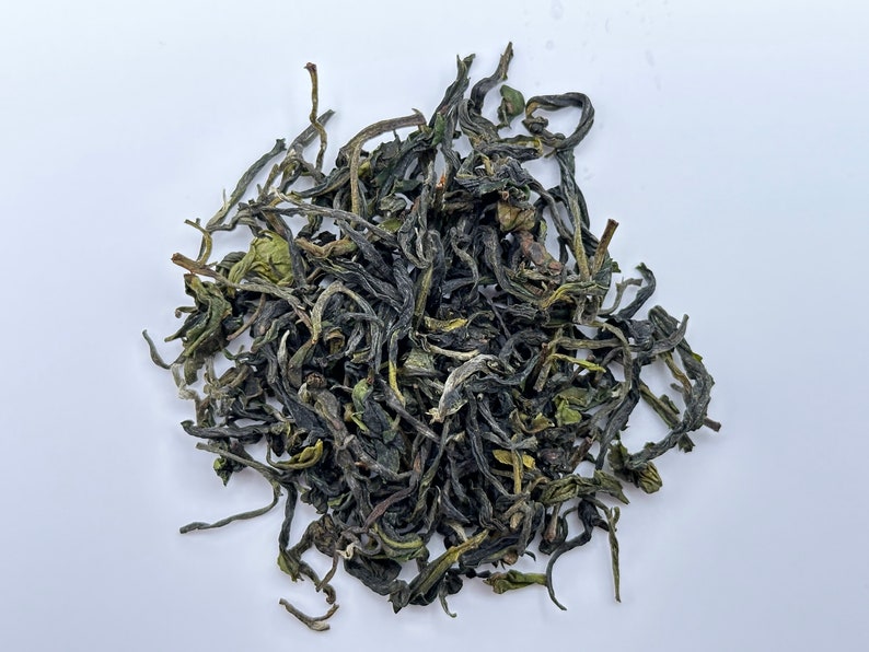 Premium Green Tea Competition Grade Organic Tea from Taiwan Biluochun Loose Leaf Variety 25 Grams with Black Tin for Storage image 1