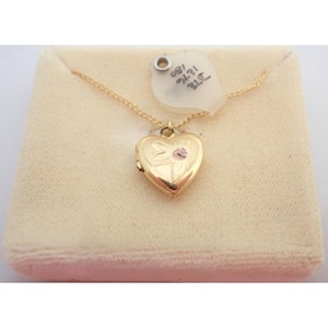 Vintage Multi Colored Gold Filled Etched Heart Photo Locket Pendant Necklace NOS