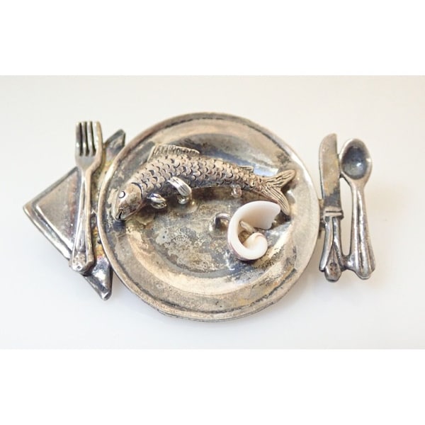 Vintage GF MW Great Falls Metal Works Fish Plate Supper Sterling Brooch Pin