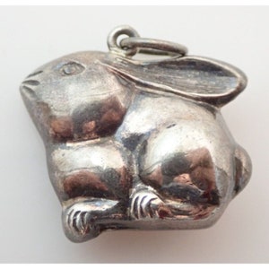 Vintage Sterling Silver Repousse Puffy 3D Bunny Rabbit Charm Necklace Pendant