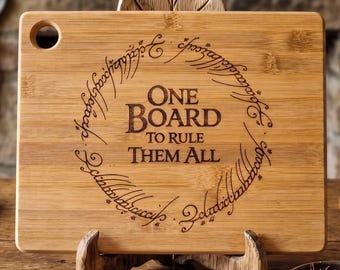 El Señor de los Anillos - El Hobbit - Tabla de cortar gruesa para la cocina: una tabla para gobernarlas a todas.