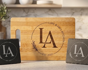 Juego de tabla de cortar de bambú y posavasos de pizarra personalizados / Regalo de inauguración de casa