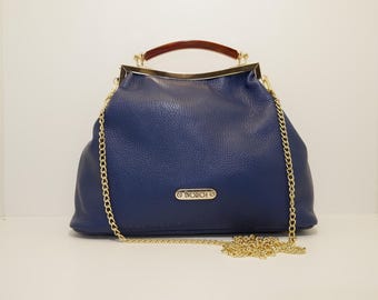 Elegant Blue Leather Handbag With Wooden Handle And Chain Strap
