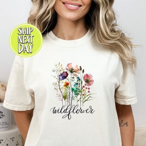 Wild Flower Shirt, Flower T Shirt, Botanical Tshirt, Minimalist Tshirts, Floral Graphic Tees, Aesthetic Shirts, Gifts for Women -AF010