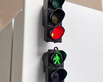Traffic Light Magnetic Stickers – Creative Pedestrian & Signal Light Fridge Magnets for Refrigerator, Whiteboard, Classroom Home Decoration