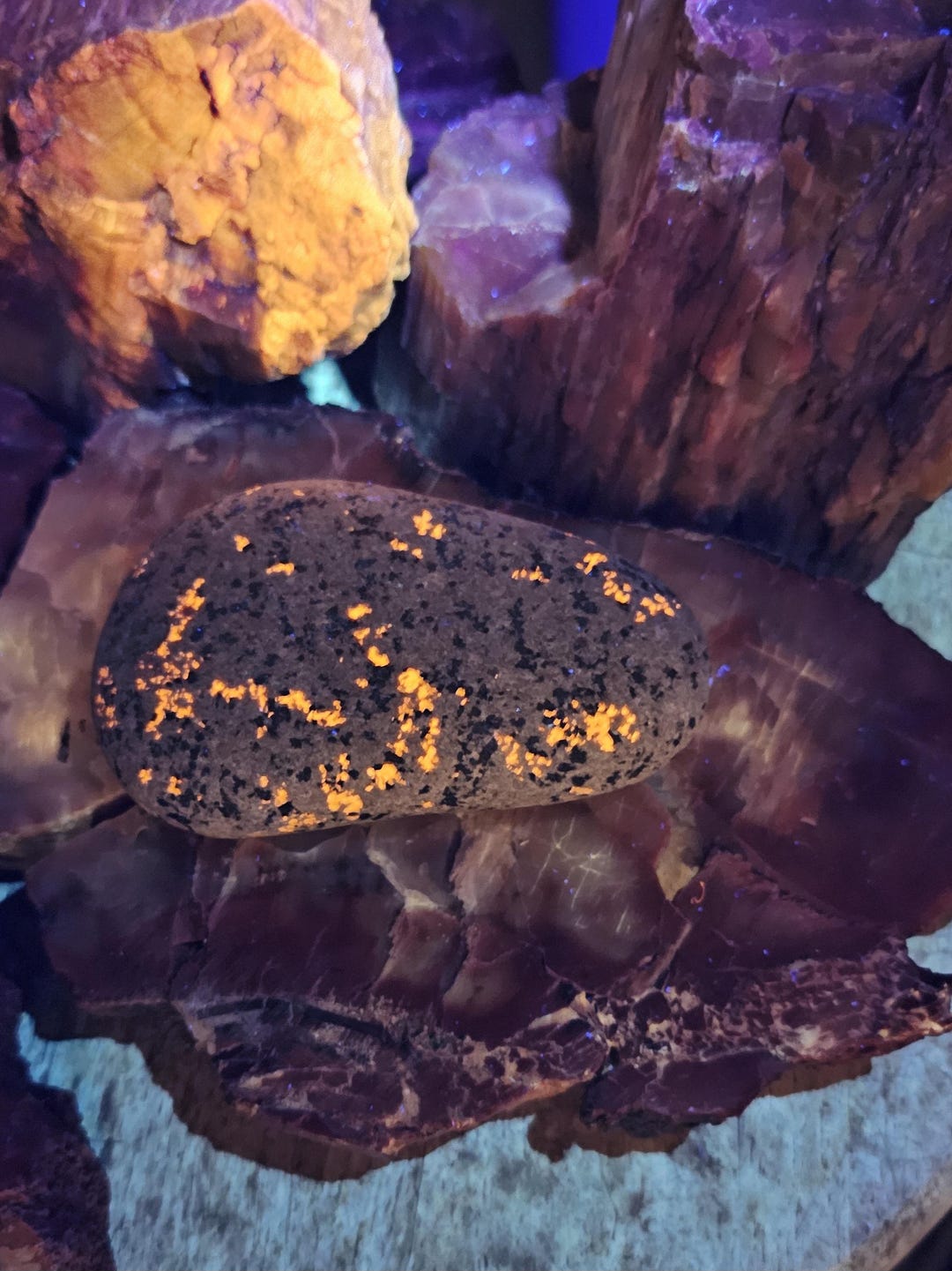 Yooperlite Syenite Specimen: Fluorescent Sodalite Display Rock - Etsy