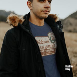 Camiseta personalizada con letrero de parque nacional, camiseta de boda personalizada, regalo de aniversario personalizado, camiseta de camping, regalo para senderistas, camiseta para amantes de la naturaleza imagen 2