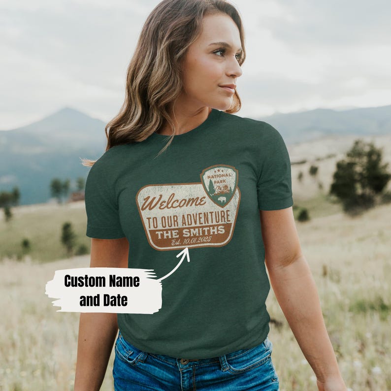 Camiseta personalizada con letrero de parque nacional, camiseta de boda personalizada, regalo de aniversario personalizado, camiseta de camping, regalo para senderistas, camiseta para amantes de la naturaleza imagen 1