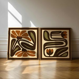 Set di 2 stampe floreali retrò: quadri botanici da parete color oliva e ruggine, arredamento moderno di metà secolo.