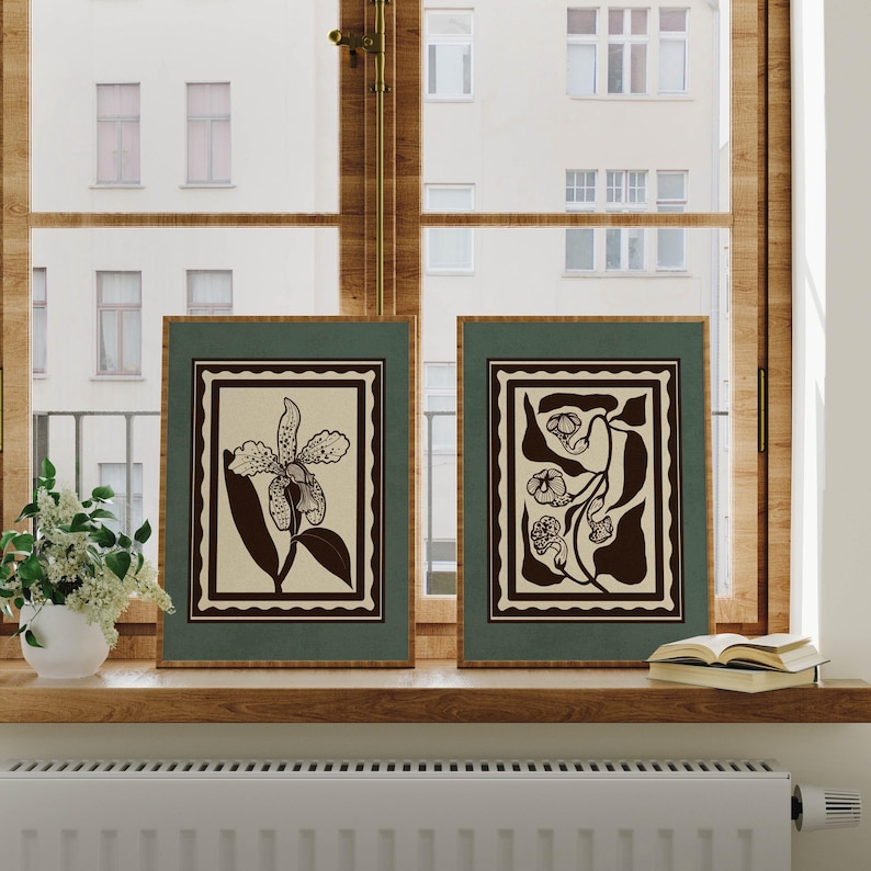 Op de afbeelding: Een rustiek houten bord met de tekst "Welcome to our home" in witte letters. Het bord heeft een verweerde afwerking en een eenvoudig, uitnodigend ontwerp, perfect voor entree decoratie.