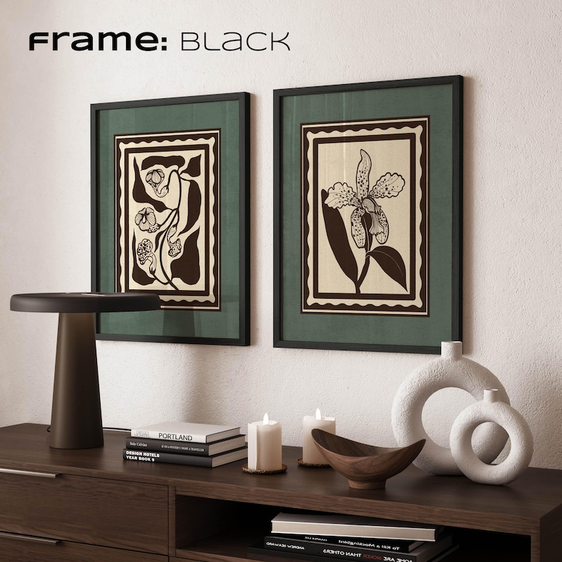 Op de afbeelding: Een set van drie keramische mokken met een gespikkelde, matte afwerking. De mokken zijn in de kleuren cr&egrave;me, lichtgrijs en donkergrijs. Elke mok heeft een eenvoudig, minimalistisch ontwerp, perfect voor koffie of thee.