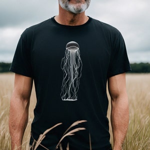Uniek Jellyfish T-shirt: met de hand ontworpen voor oceaanliefhebbers