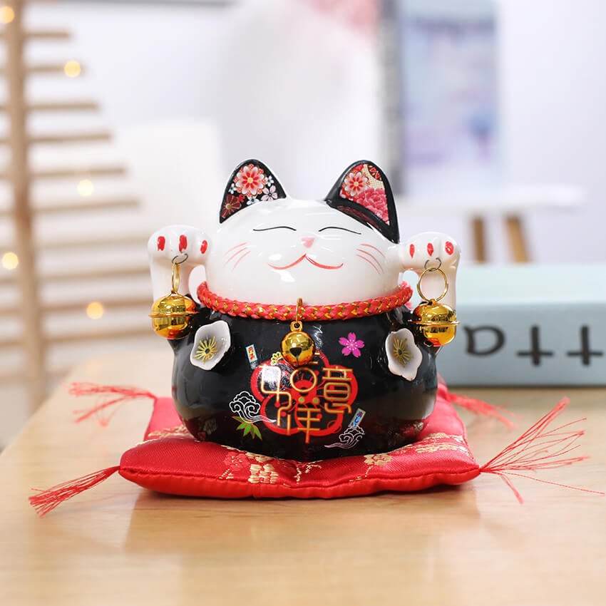 Lucky cat house online