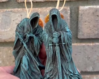 Two Wraith Beeswax Candles Dark Fantasy Decor Gothic Witch Candle Mysterious Shadow Spirit Decor Unique Gift for Fantasy Lovers