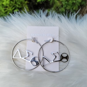 Delta Earrings - DST Earrings - Delta Sigma Theta earrings - Sorority Jewelry - Jewelry - FREE SHIPPING