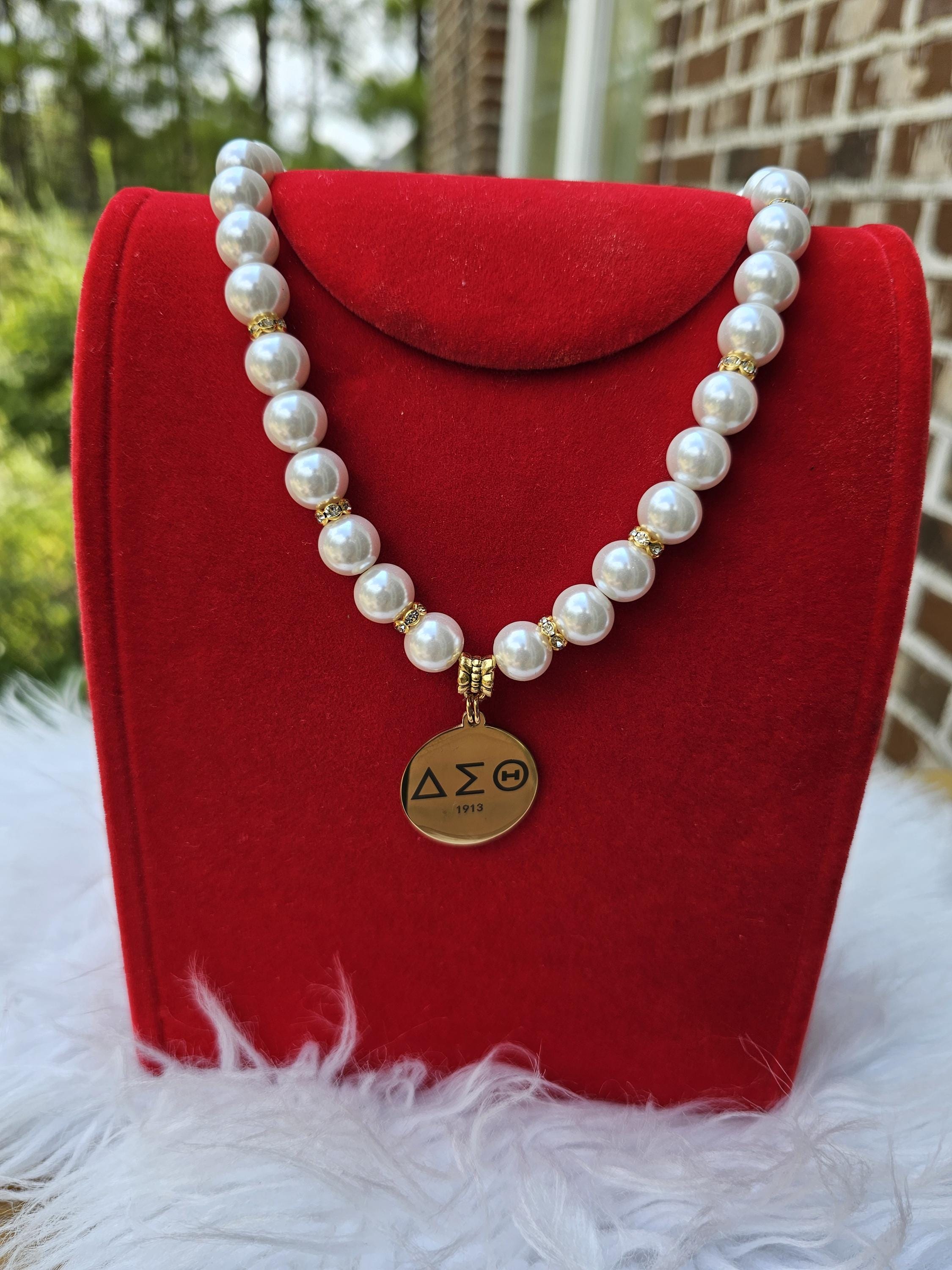Delta sigma theta pearl necklace deals