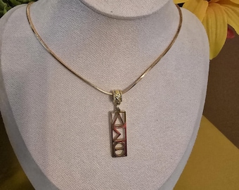 Delta Sigma Theta Verticale ketting- Vrouwenstudentenclubketting - Delta Jewelry - Delta Sigma Theta-cadeau - HBCU - Divine Nine Sororities