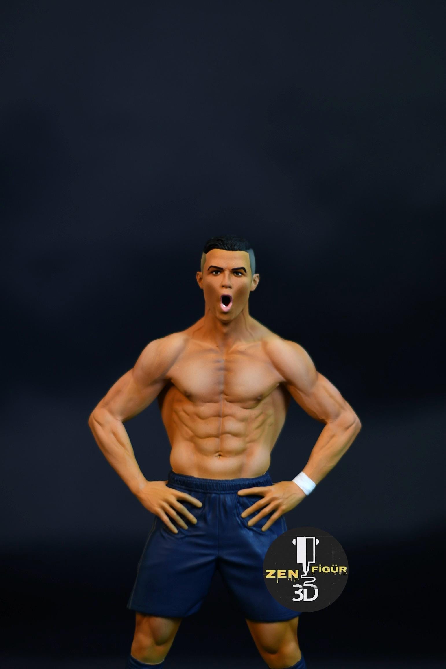 手作りのクリスティアーノ・ロナウド樹脂像 | CR7 コレクタブル