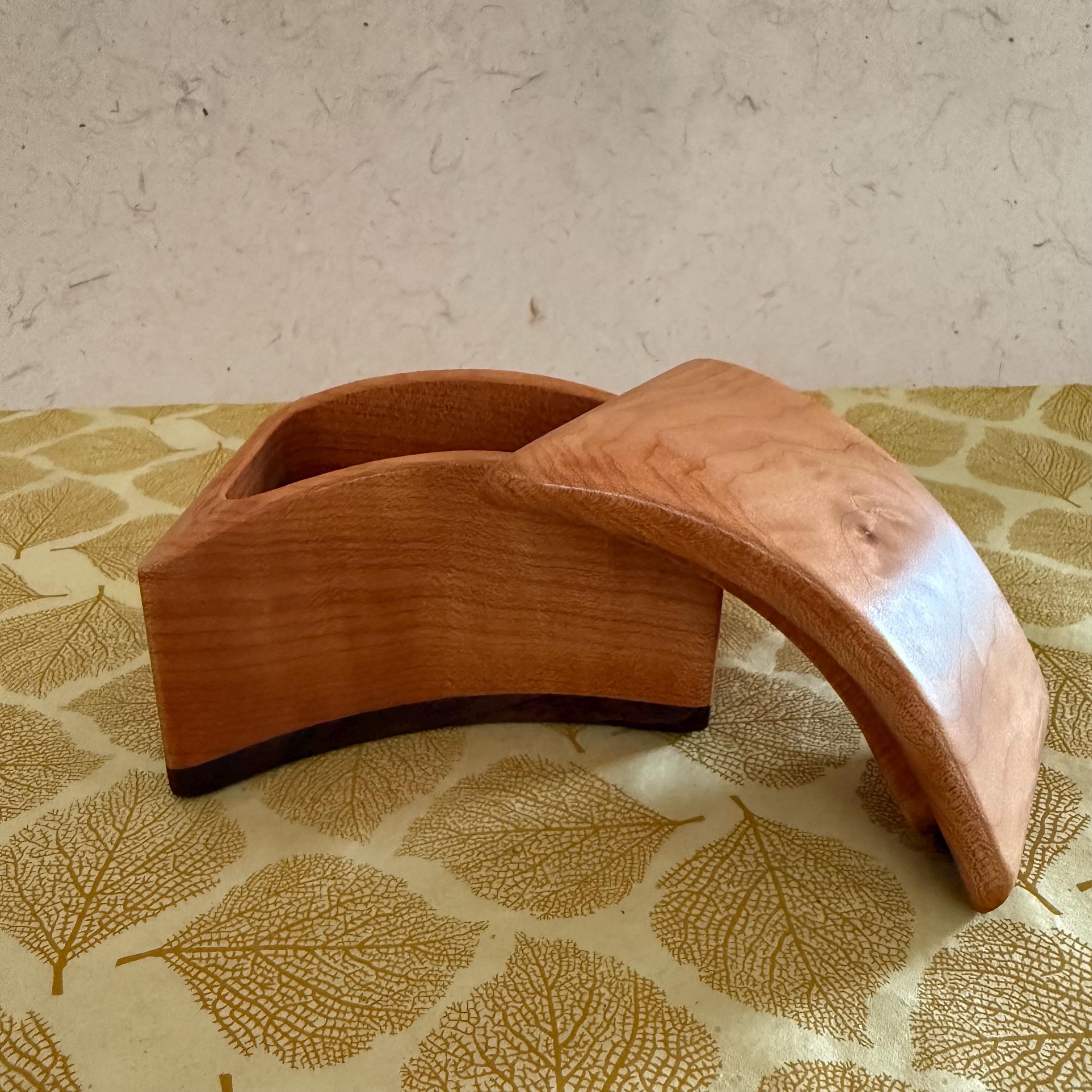 フレッドand マリリン・バス　　木箱ニ個 fred marilyn buss Vintage Fred and Marilyn Buss Maple and Walnut Wood Box - Etsy