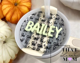 Adorno personalizado de esqueleto de gatito Stanley: Plato para vaso de Halloween