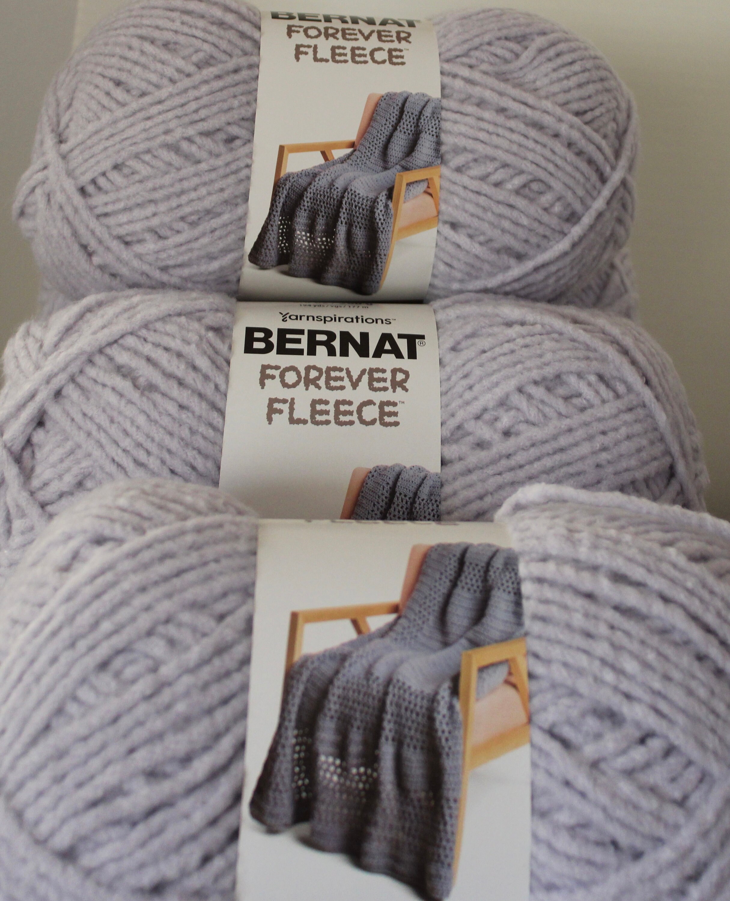 Bernat Bundle Up Big Ball 8.8 oz Lavender Knitting & Crochet Yarn