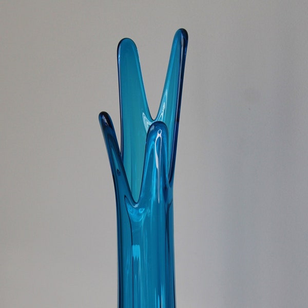 Viking 1967 Epic Bluenique Tall 4 Toed Stretched Glass Swung Vase Mid Century