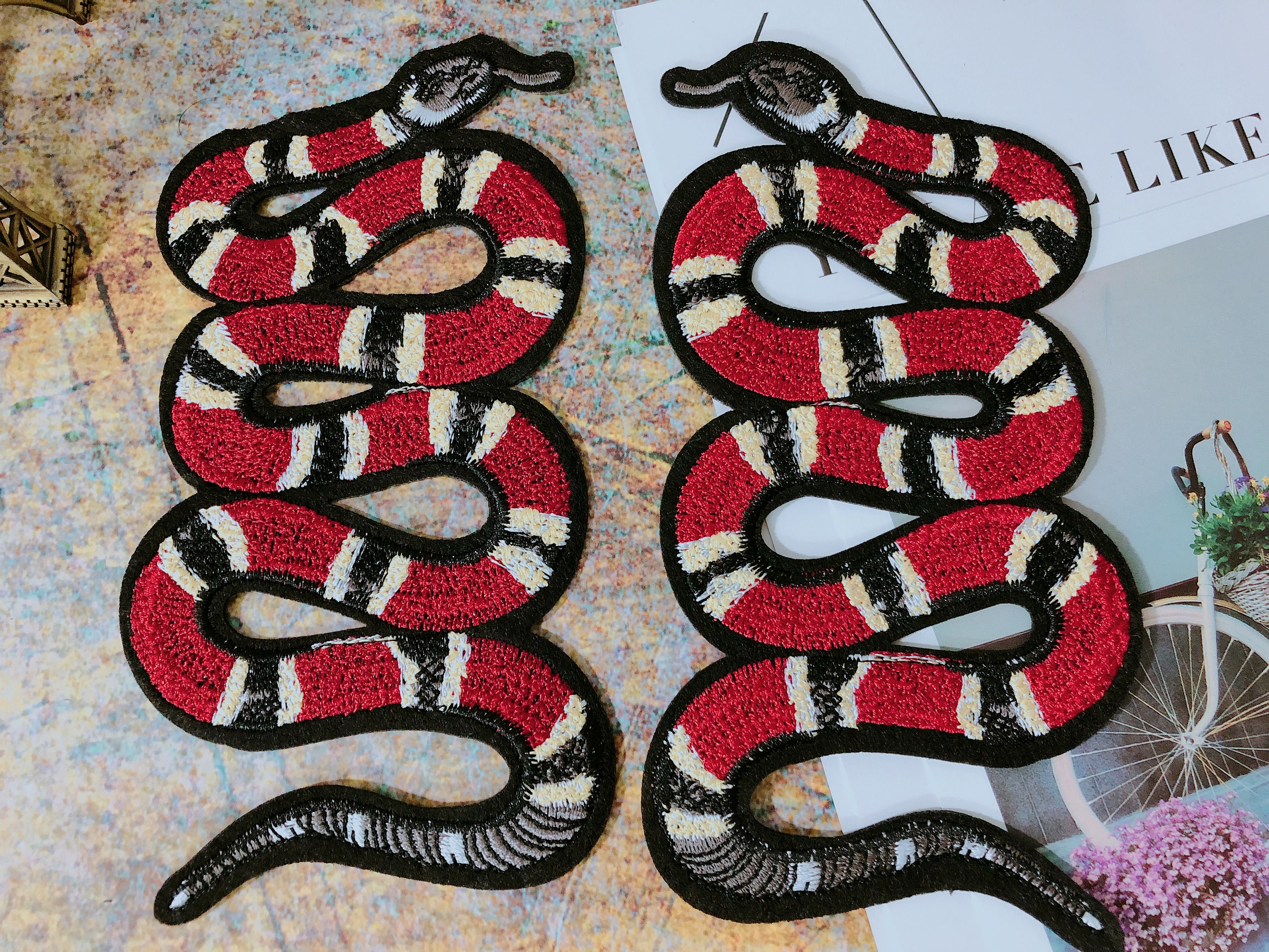 Gucci coral deals snake shoes