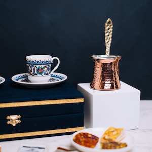 Türkischer Kaffee-Set | Geschenkbox mit keramischen türkischen Kaffeetassen, griechisch arabischen Kaffeezubehör, Geburtstagsgeschenk, Urlaubsgeschenk, Weihnachtsgeschenk