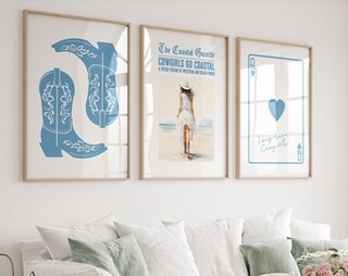 Set Di 3 Stampe Su Tela Cowgirl Costiera, Stivali Con Fiocco E Carte Da Gioco - Decorazione Parete Stile Universitario Per Camera Da Letto