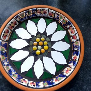 Mozaïekpakket vogelbad bloemen: vintage keramiek en glaskralen