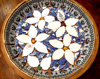 Personalised KIT. Daisy birdbath mosaic kit. Vintage ceramics and glass beads. Eco-friendly.