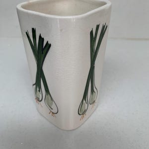 Tony Raymond Pottery Spring Onion Pot